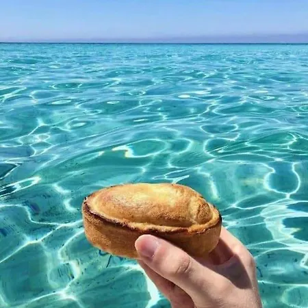 Delle Stelle Con Piscina * レヴェラーノ